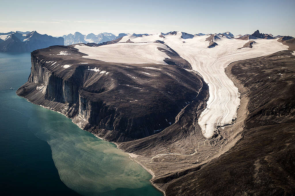 Glaciers in Clyde River. © Ian Willms / Greenpeace
