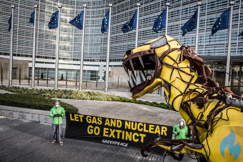 Action en justice de Greenpeace contre la Commission européenne pour mettre fin au greenwashing du gaz et du nucléaire