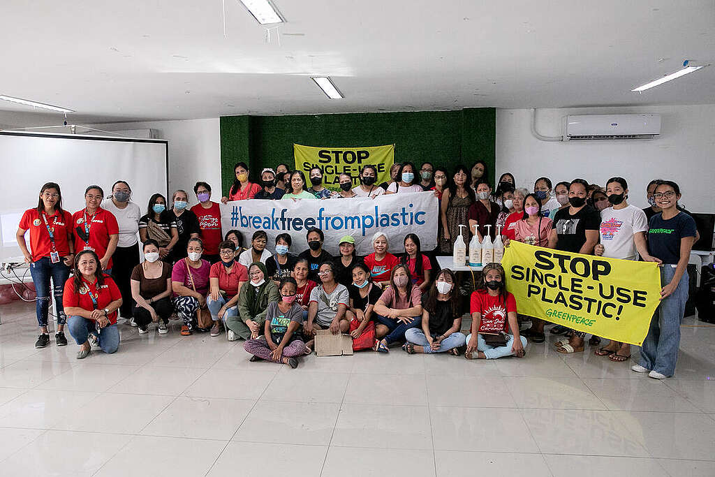 Kuha sa Tingi Roadshow in West Crame, San Juan City. © Basilio Sepe / Greenpeace